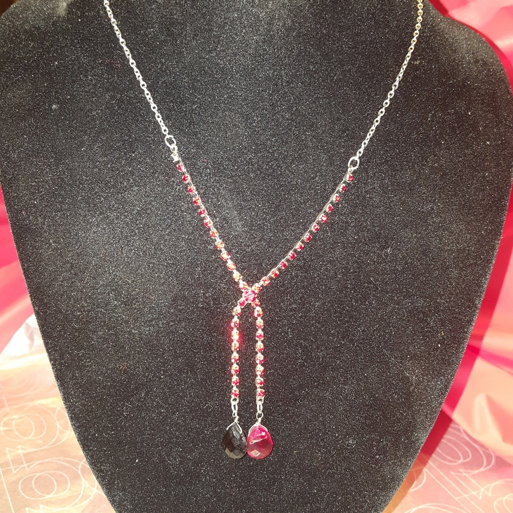 Tear Drop Faceted Red&Black Bead & Rhinestone Neck